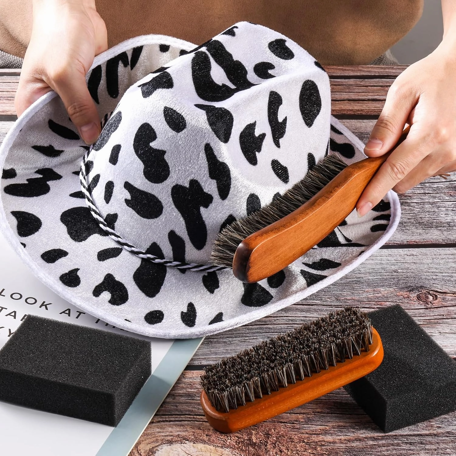4 Pcs Horsehair Felt Hat Brush Kit with Cleaning Sponge Cowboy Clean Hat Wood Fedora Hat Cleaning Set Baseball Cap Lint Brush Remove Dust for Hair Furniture Suits Clothes(Style A)