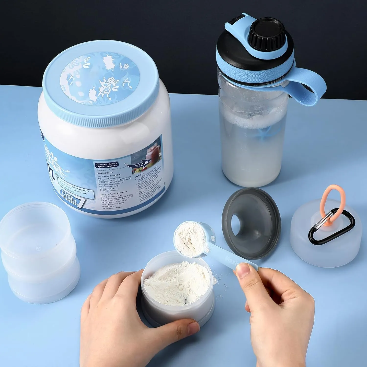 Baderke 2 Pcs Protein Powder Container with Funnels Stand, 4 Stackable Leakproof Protein Powder Dispenser, Portable Keychain Powder Container for Workout, Fitness, Travel(White)