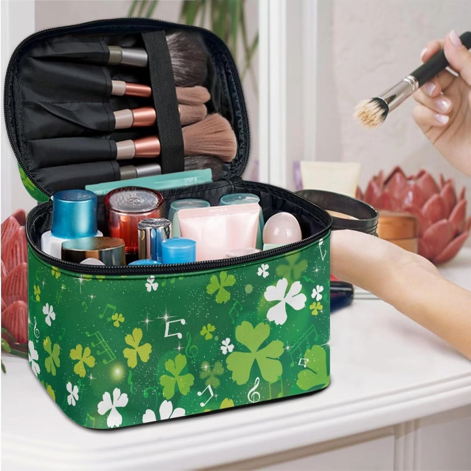 COEQINE Makeup Sponge Travel Case Green St. Patrick'S Day Party Green Leaves Travel Toiletry Bag For Women 3 Pieces Set Double Layer Makeup Brush Bag And Waterproof Coin Purse
