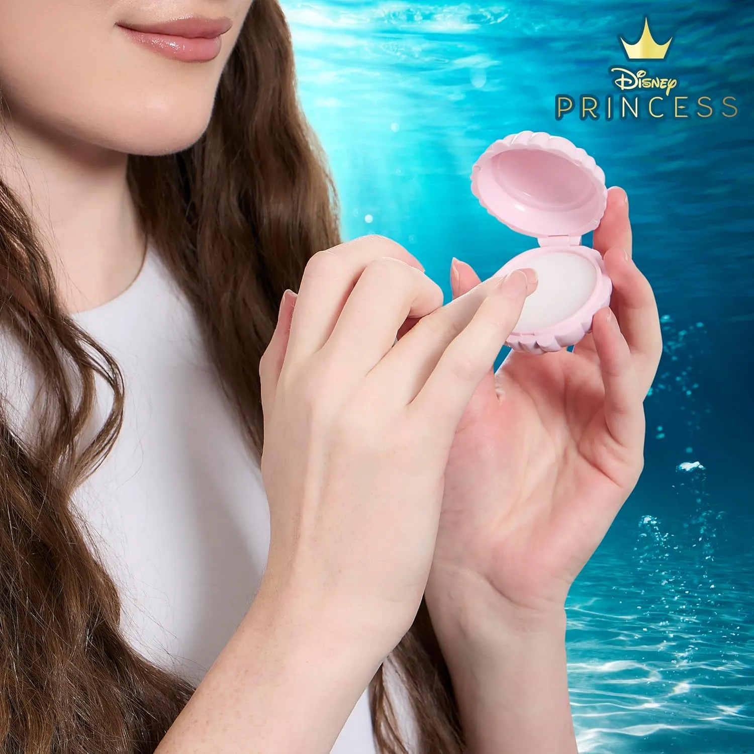 Disney Belle Maison Cosmetic Makeup Set, Makeup Essential, Princess Ariel - Includes 5pc Makeup Brush, 4pc Lip Gloss, 4pc Lip Balm