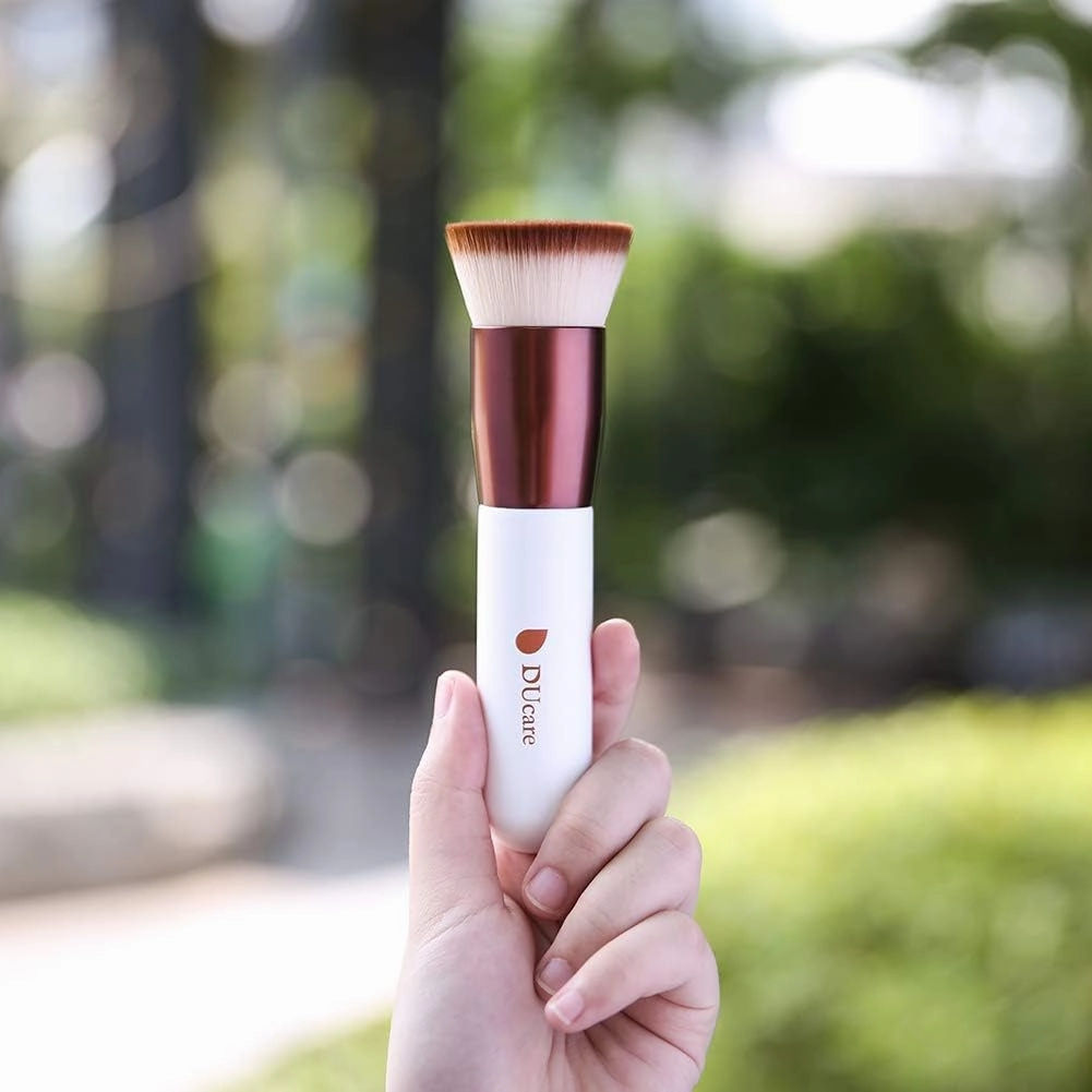 Foundation Brush – Dense Kabuki Design for Flawless Coverage
