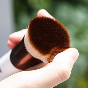 Foundation Brush – Dense Kabuki Design for Flawless Coverage