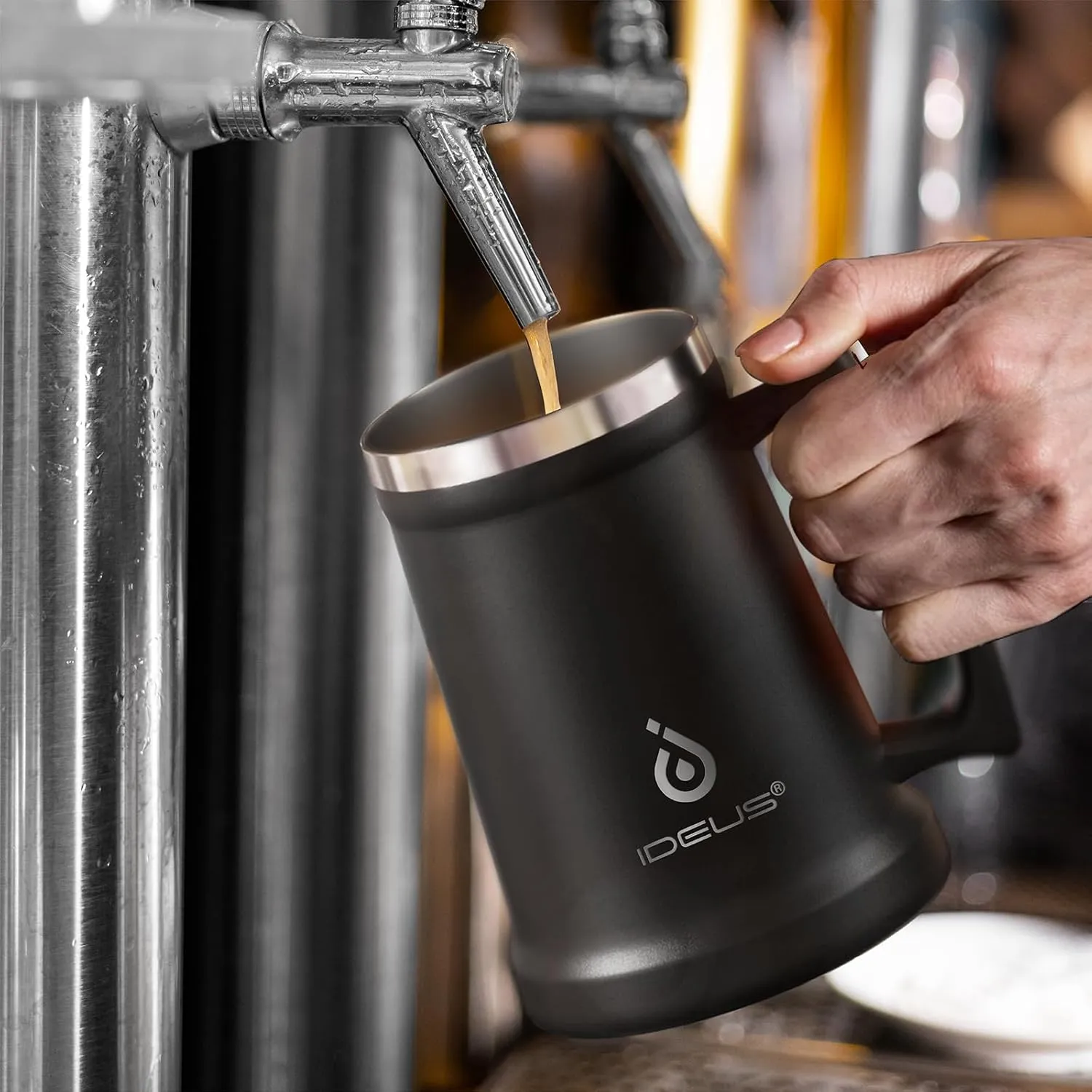 Ideus Insulated Beer Stein, 24/32oz Stainless Steel Double Walled Beer Mug Giant Bar Drinkware Metal Beer Cup with Big Grip Handle (24oz (710ml), Black)