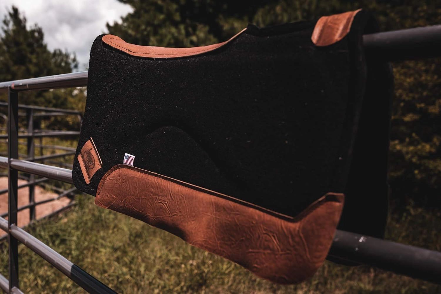 Impact Gel Contour Felt Saddle Pad