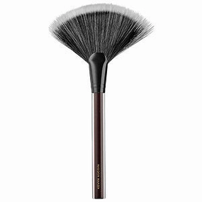 Kevyn Aucoin - The Large Fan Brush