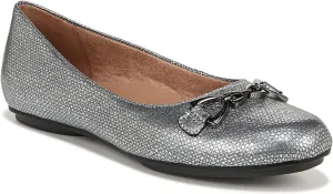 Naturalizer Women's Maxwell-Bit Chain Detail Round Toe Ballet Flat