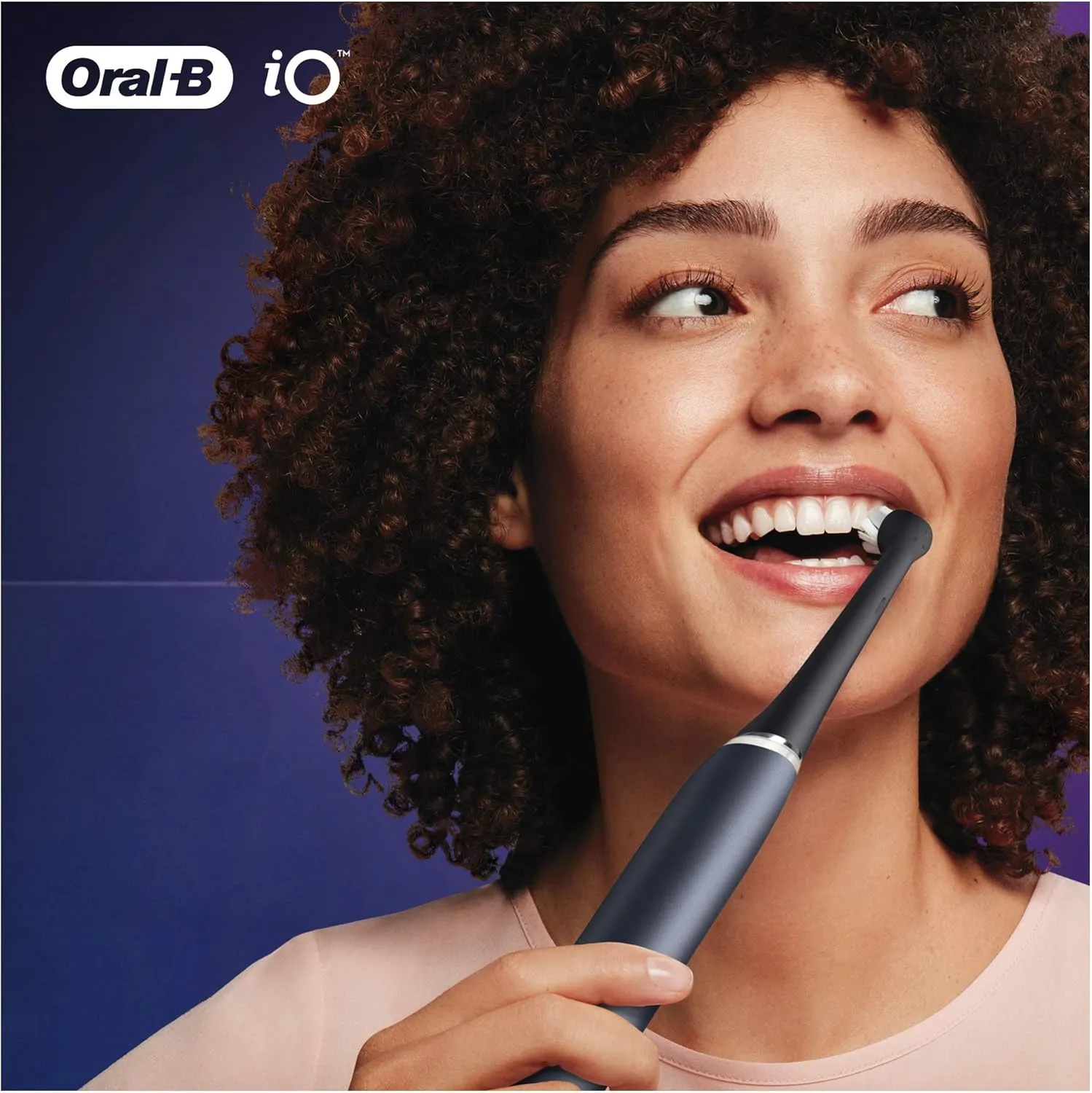 Oral-B iO Ultimate Clean Electric Toothbrush Head, Twisted & Angled Bristles for Deeper Plaque Removal, Pack of 4, Suitable for Mailbox, Black