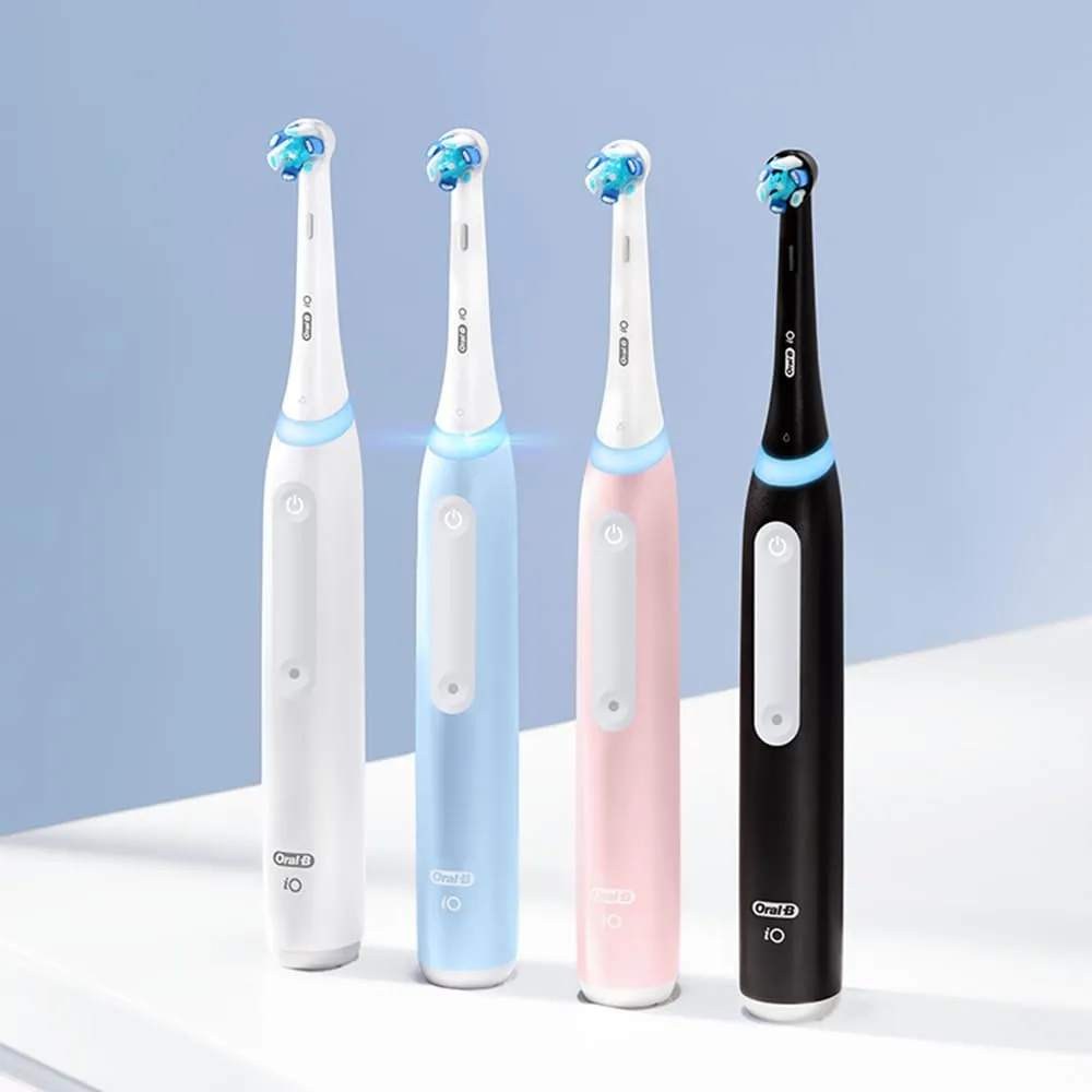 Oral-B iO3 Electric Toothbrush (1) with (1) Ultimate Clean Brush Head and (1) Charger
