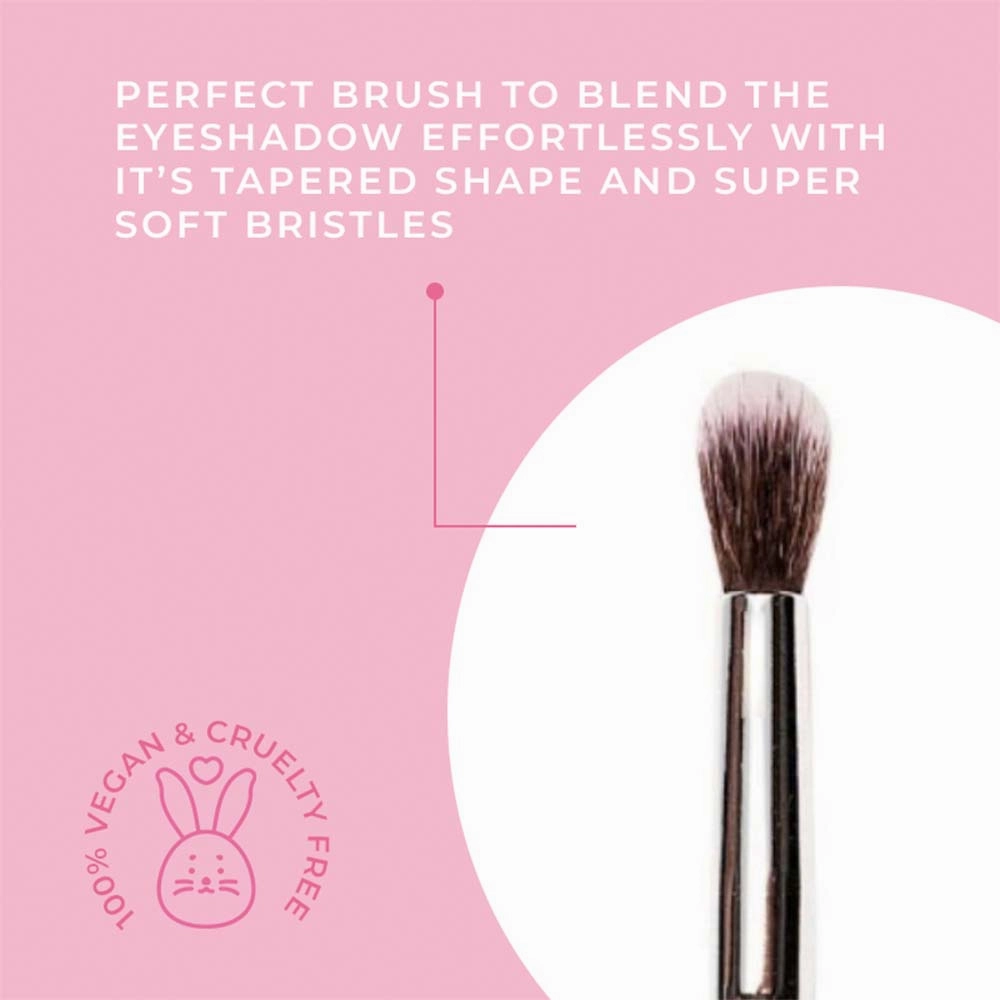 P24 - Medium Tapered Eyeshadow Blending Brush