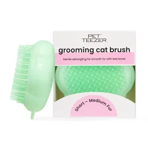 Pet Teezer by Tangle Teezer Cat Brush, De-Shedding Cat Hair Brush for a Gentle, Soothing Groom & Short to Medium Length Fur, Green