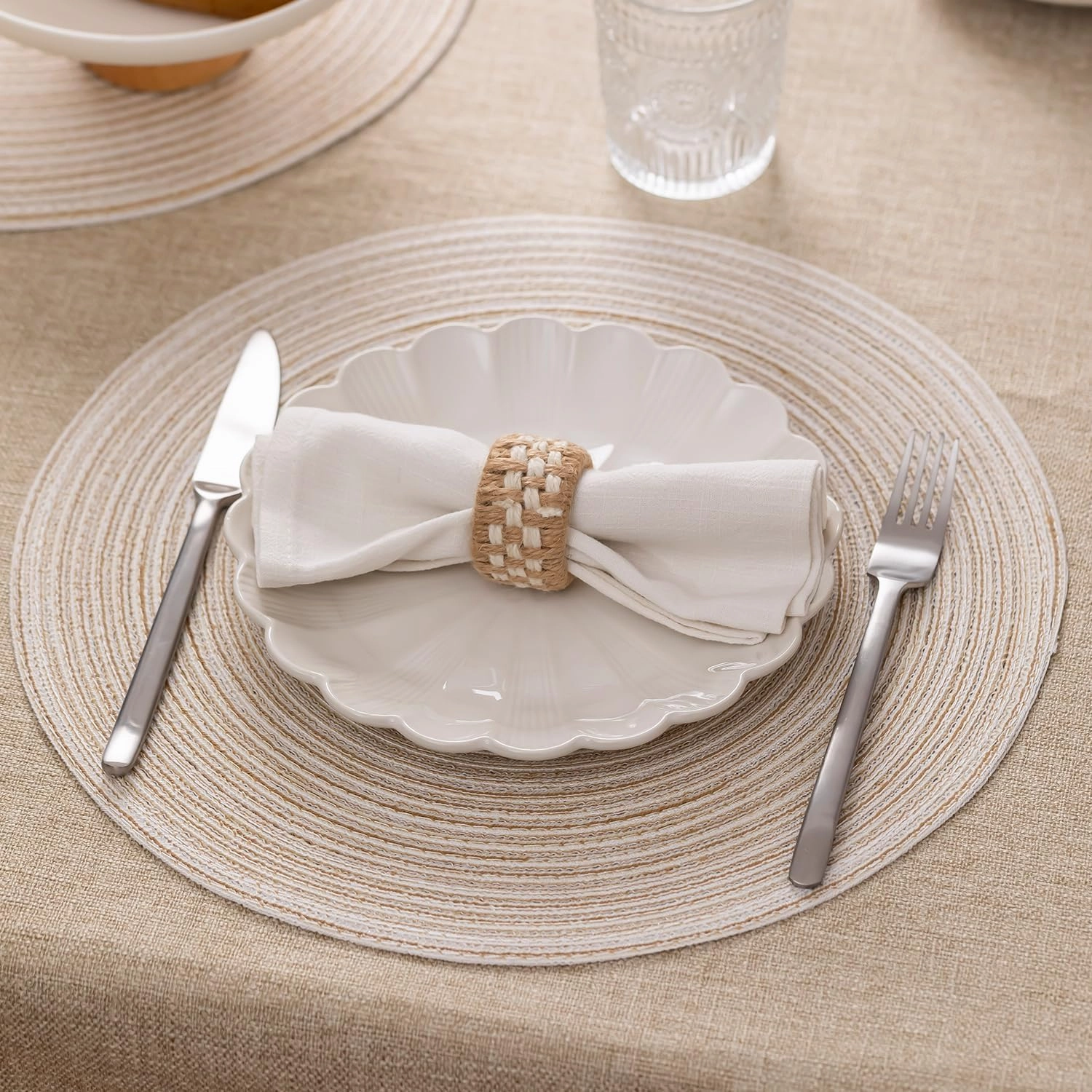 Round Placemats Set of 8 Woven Placemats Washable Braided Table Mats for Dining Table Heat Resistant Non-Slip Circle Place Mats(Cream)