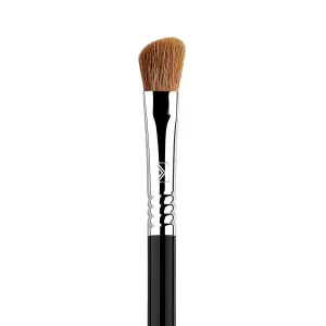 Sigma Beauty Professional E70 Medium Angled Shading Brush – Professional Eye Makeup Brush with SigmaTech® Fibers for Blending, Highlighting and Eyeshadow Color Application (1 Brush)
