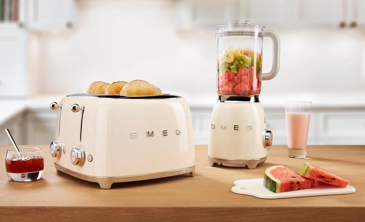 Smeg 50's Style Retro Aesthetic 4 Slice Toaster 6 Presets Extra Wide Slots Cream TSF03CRUS