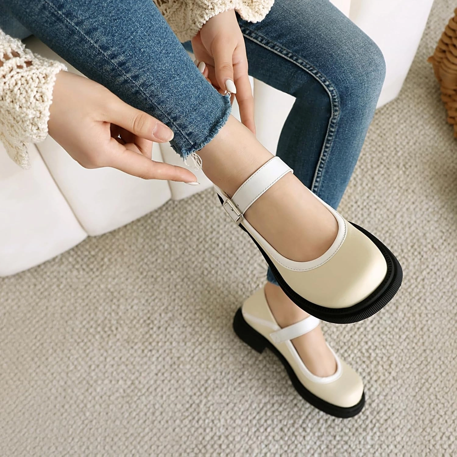 Women's Round Toe Pumps Low Heel Color-Blocked Mary Jane Shoes with Buckle Closure