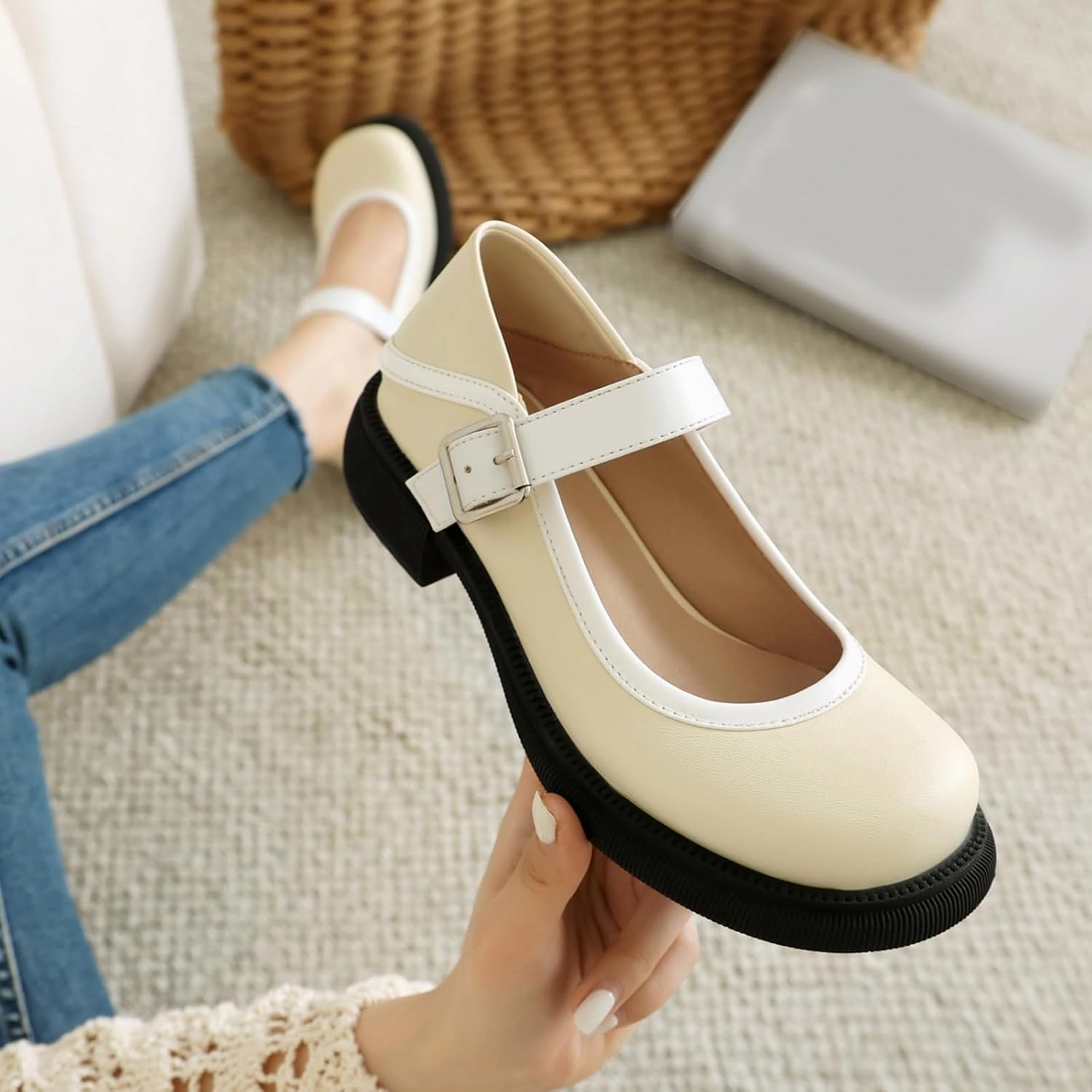 Women's Round Toe Pumps Low Heel Color-Blocked Mary Jane Shoes with Buckle Closure